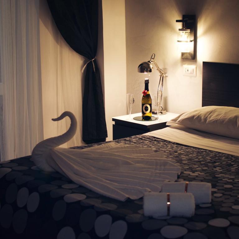 Moonlight Inn Guesthouse Roma Ngoại thất bức ảnh