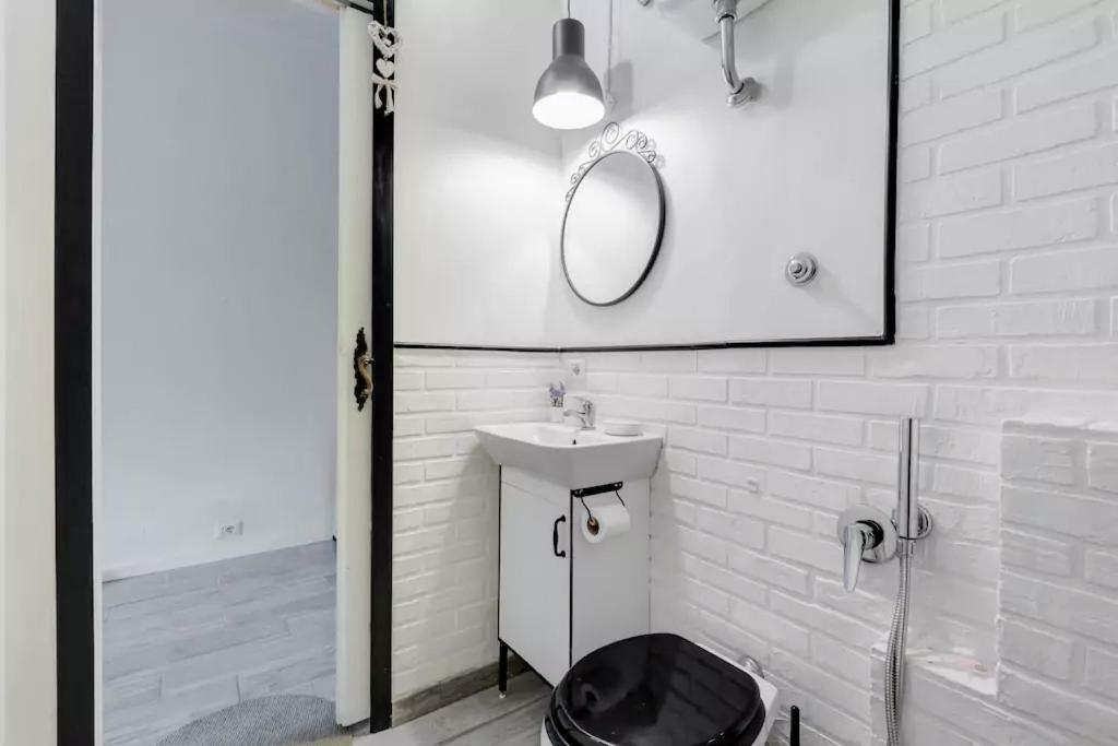 Moonlight Inn Guesthouse Roma Ngoại thất bức ảnh