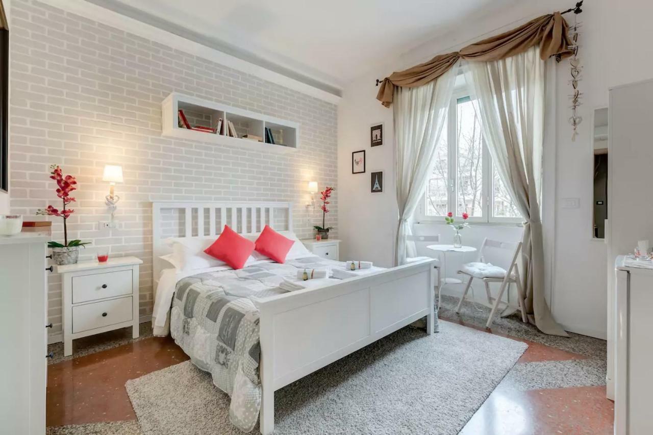 Moonlight Inn Guesthouse Roma Ngoại thất bức ảnh